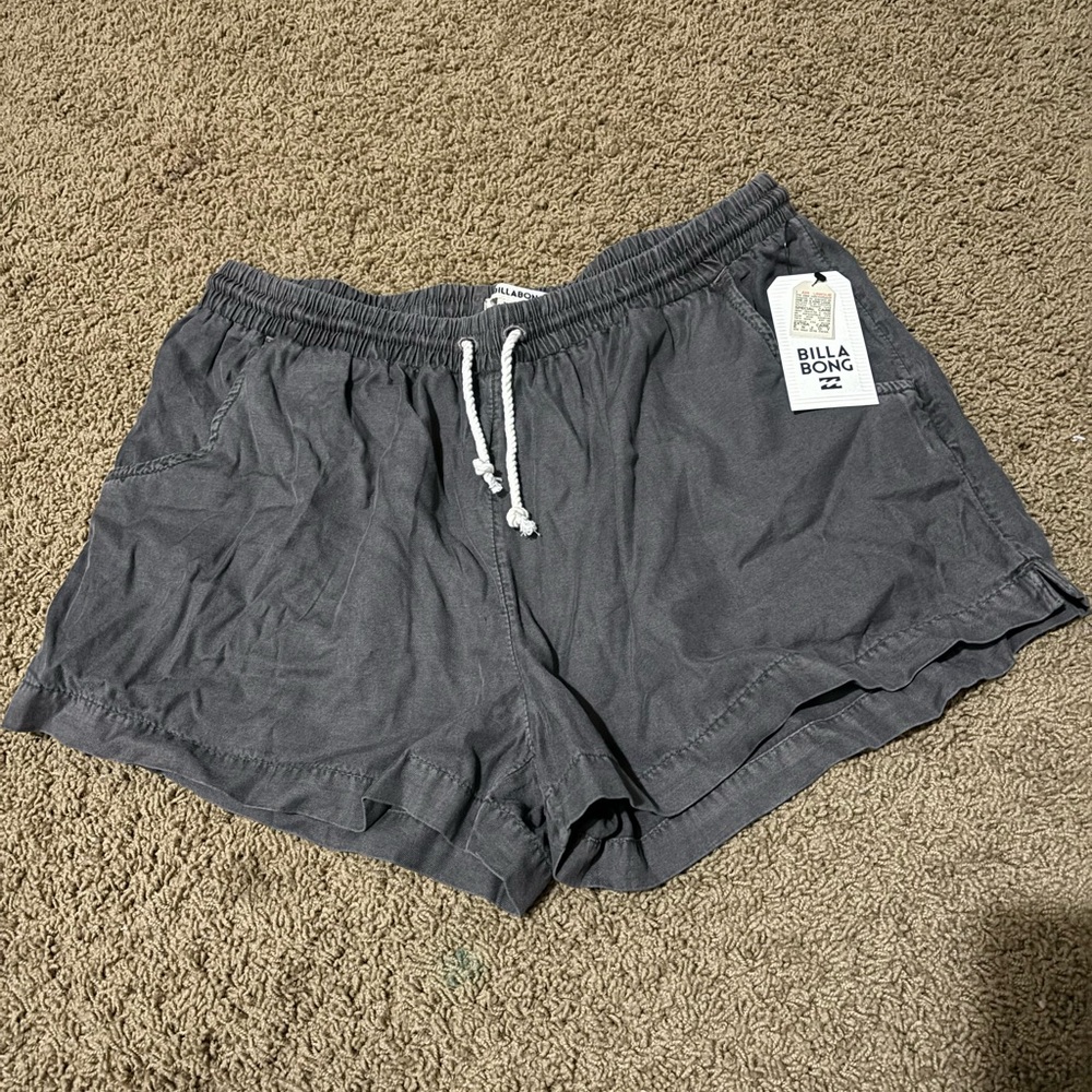 🌊NWT Billabong Flowy Shorts in Charcoal Grey